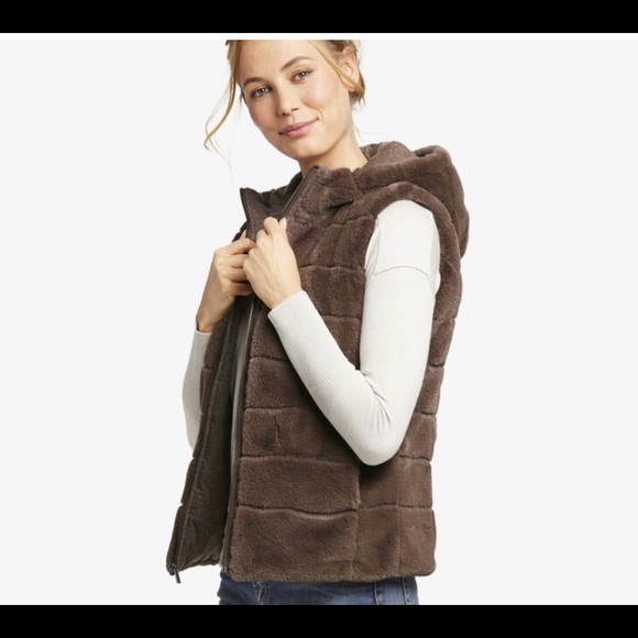 NWT 🍁 Reversible Faux-Fur Teddy Hooded Vest - Picture 2 of 5